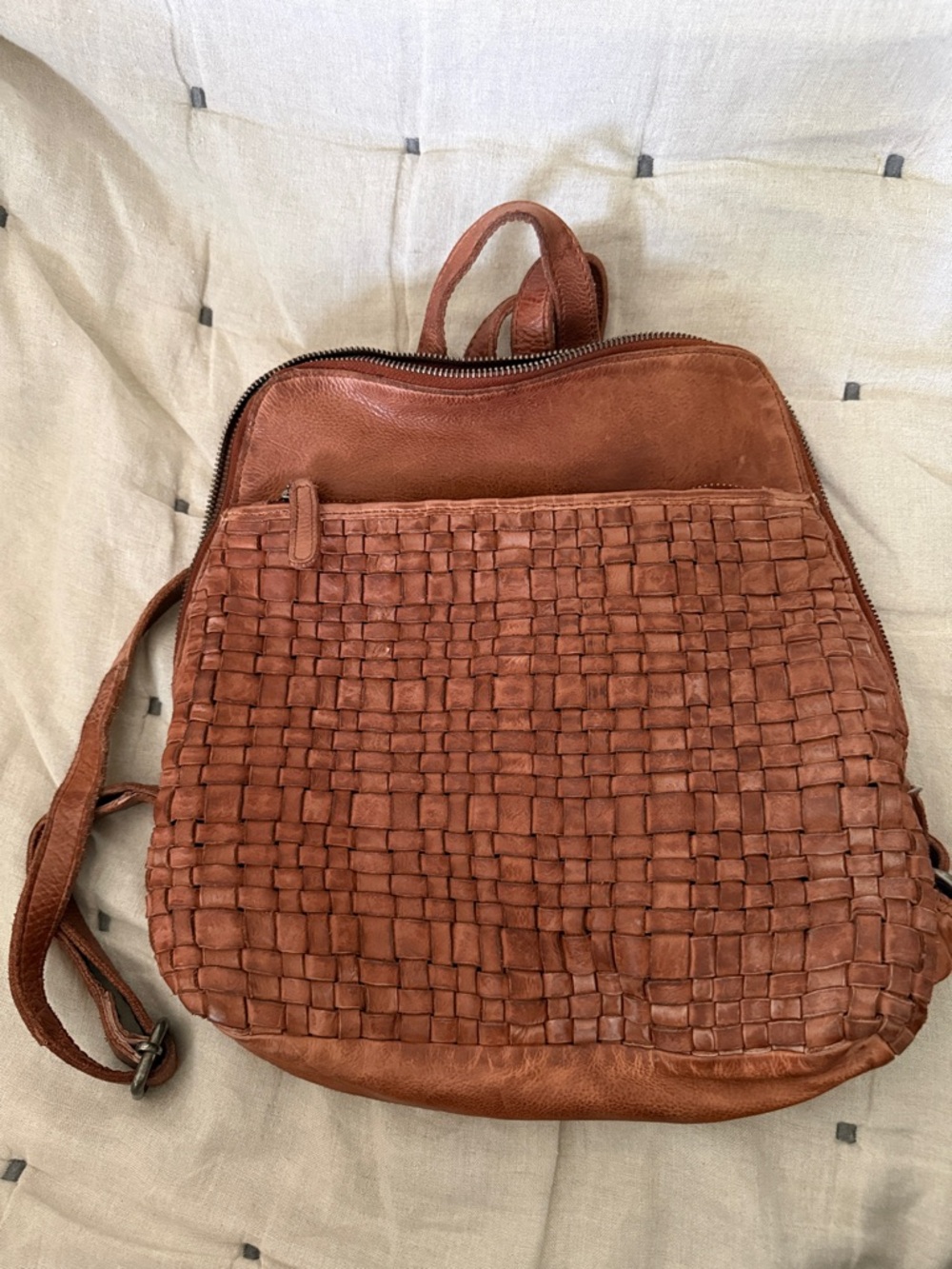 Vilenca Holland Cognac Brown Leather BACKPACK with multiple zipper pockets.